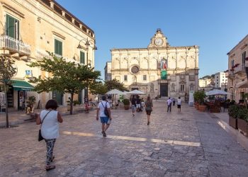 Matera, nuova viabilità per i bus turistici: dal 18 giugno scattano le modifiche