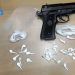 A Salerno, la Polizia sequestra sequestra 29 involucri di cocaina e una pistola ad aria