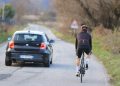 Sicurezza dei ciclisti, appello alla Provincia di Salerno: “Installare cartelli per il sorpasso a un metro e mezzo”
