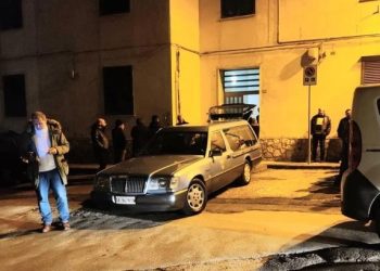Uccise il padre a coltellate a Eboli: condannato 20 anni Vincenzo Santimone