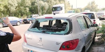Potenza, uomo in escandescenze terrorizza passanti e automobilisti
