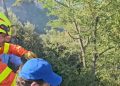 Incendio tra i boschi a Padula, il rogo “minaccia” il centro storico