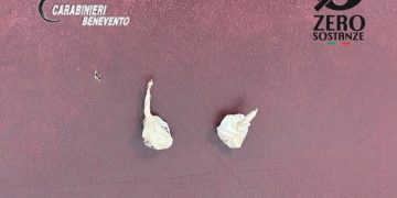 I carabinieri sorprendono uno scambio di crack e arrestano tre persone nel Beneventano