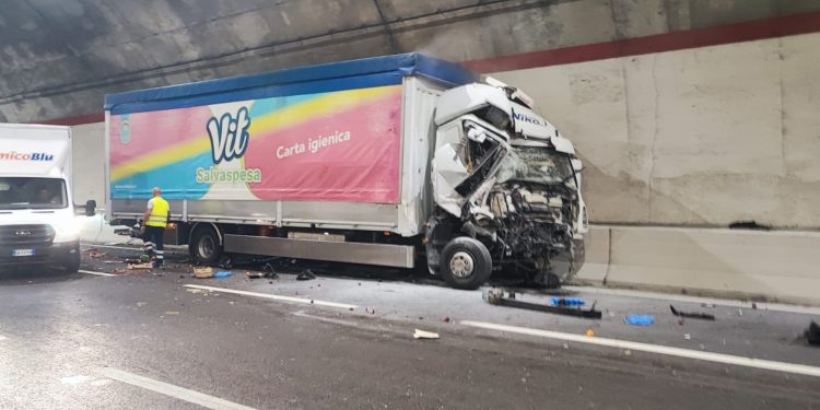Scontro in galleria a Contursi, eroe padulese evita il peggio