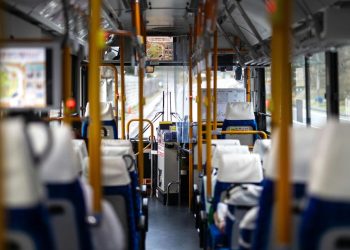 La Regione Campania conferma il trasporto gratuito per gli studenti anche nell’anno scolastico e accademico 2026-2027