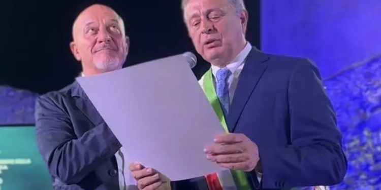 Claudio Bisio diventa cittadino onorario di Castellabate