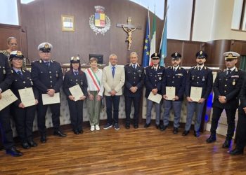 Battipaglia, encomio solenne a Polizia di Stato e Polizia Locale per l’impegno nella sicurezza della città