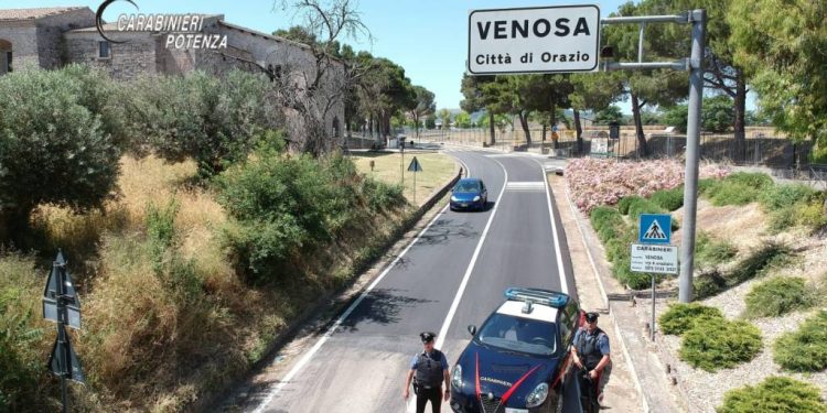 Oltre 360 persone identificate, denunce e sequestri nel Venosino