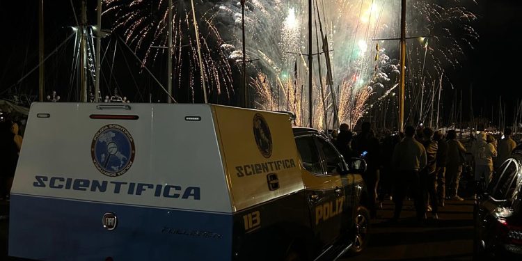Stretta sulla movida a Salerno: sequestri, sanzioni e una denuncia durante i controlli