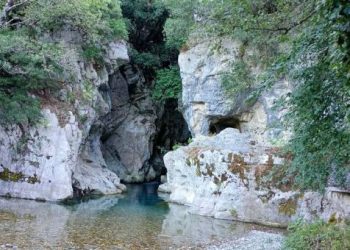 Rischio caduta massi nella  Grotta della Sorgente del Sammaro a Sacco. Disposta la chiusura