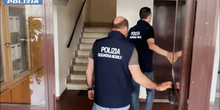Rapina a una sala giochi di Potenza nel 2025: arrestati due uomini