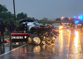 Frontale tra gazzella dei carabinieri e un’auto nel Trevigiano: ferito gravemente un giovane cilentano