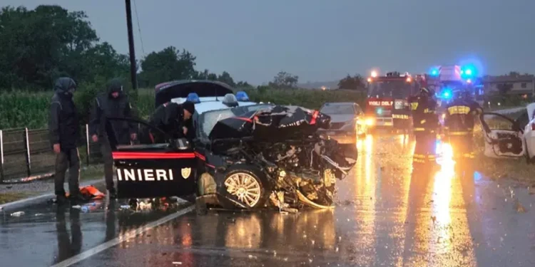 Frontale tra gazzella dei carabinieri e un’auto nel Trevigiano: ferito gravemente un giovane cilentano
