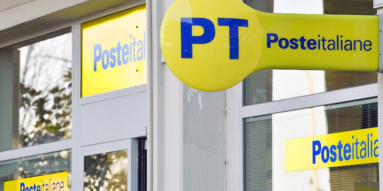 Bonifico da 15 mila euro ai truffatori. La direttrice delle Poste di Ceraso capisce tutto e blocca il raggiro