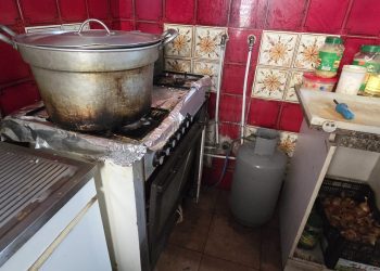 Grave caso di sovraffollamento in un appartamento nel centro storico di Salerno: scatta lo sgombero
