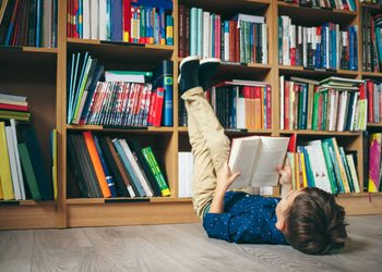 A Rionero la biblioteca dei bambini nasce dai loro desideri: oltre 800 libri scelti dai giovani lettori