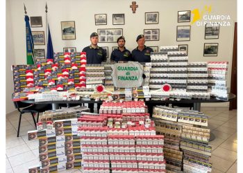 Oltre 5 mila pacchetti di sigarette sequestrati a Salerno: 50enne finisce in manette