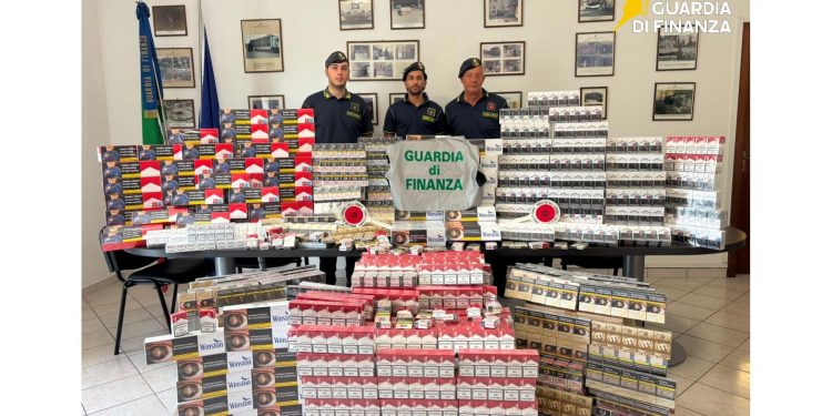 Oltre 5 mila pacchetti di sigarette sequestrati a Salerno: 50enne finisce in manette