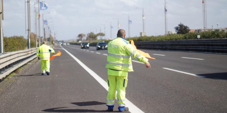 Esodo di Ferragosto, traffico da bollino nero sulla A2 e sulle strade campane