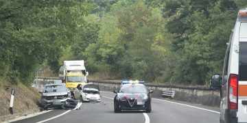 Scontro tra due auto ad Atena Lucana: due feriti