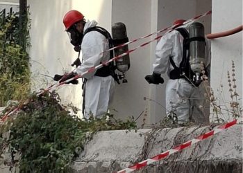 Odore acre e persistente a Buccino: arriva il nucleo batteriologico dei vigili del fuoco