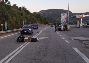 Incidente a Caselle in Pittari, ferito gravemente uh motociclista