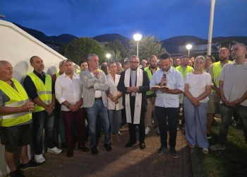 Inaugurata la Piazzetta Trinità di Sala Consilina. Don Gabriele Petroccelli: “Uno spazio inclusivo per tutti”