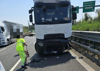 A2 del Mediterraneo, doppio incidente in poche ore: quattro feriti, tra loro una bambina