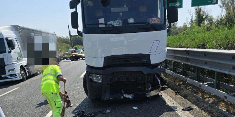 A2 del Mediterraneo, doppio incidente in poche ore: quattro feriti, tra loro una bambina