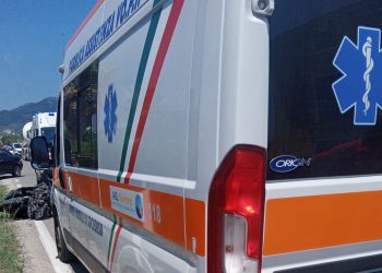 Scontro tra auto e scooter a Montecorvino Rovella: due feriti