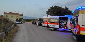 Scontro tra tre auto a Bellizzi, feriti gli occupanti
