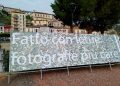A Polla spuntano manifesti di 5 metri sui pannelli elettorali, con 4000 foto delle famiglie di Polla  e il testo “Fatto con le tue fotografie più care”