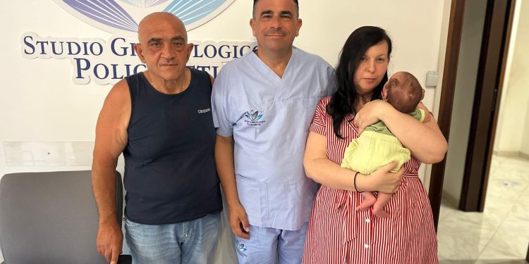 Dopo la perdita di tre figli, nasce Andrea Maria: il lieto fine di una coppia salernitana dopo tredici anni di dolore
