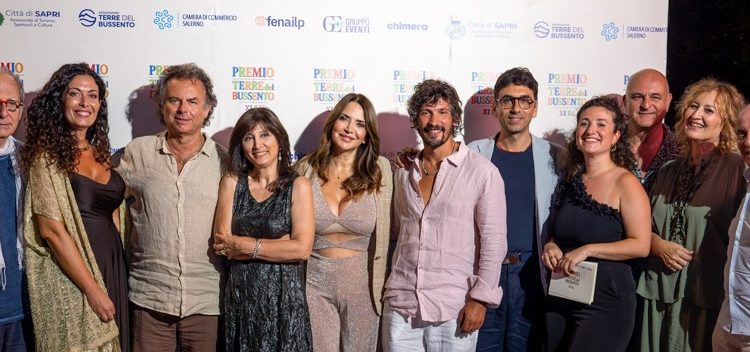 Premio Terre del Bussento, si chiude l’undicesima edizione: tre serate di spettacolo, cultura e grandi protagonisti