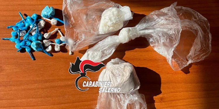 Spaccia mentre si trova ai domiciliari: arrestato 42enne a Salerno