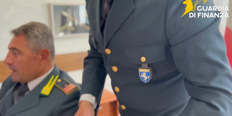 A Napoli crediti d’imposta fittizi per 133 milioni di euro: maxi sequestro della Guardia di Finanza