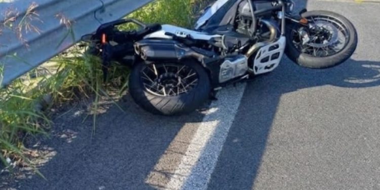 Incidente mortale a Battipaglia, perde la vita un motociclista