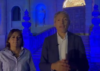 Fibrosi cistica, il Vallo di Diano si illumina di blu: Michela Di Brienza e il dottor Tommaso Pellegrino raccontano la sfida tra cura e ricerca