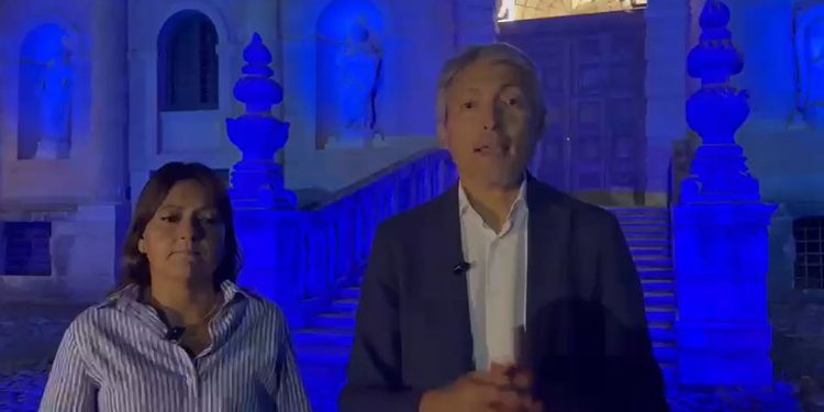 Fibrosi cistica, il Vallo di Diano si illumina di blu: Michela Di Brienza e il dottor Tommaso Pellegrino raccontano la sfida tra cura e ricerca