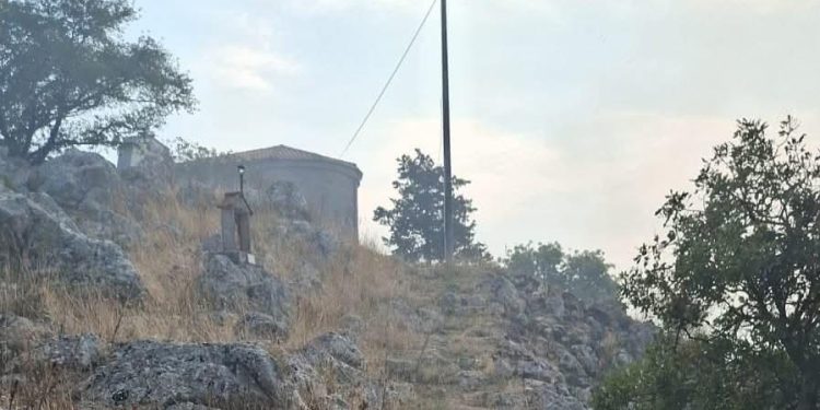 Il Santuario del Crocifisso di San Pietro al Tanagro è salvo dalle fiamme