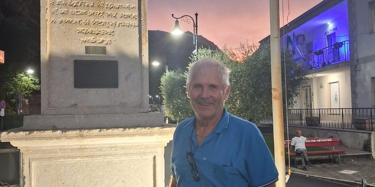 A Vietri di Potenza da militare dopo il terremoto del 1980. Mauro ritorna, dopo 46 anni, ed oltre 1000 km in camper: “Era il mio sogno”