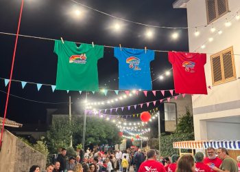 Mille persone alla stessa tavola per beneficenza. Successo a San Rufo