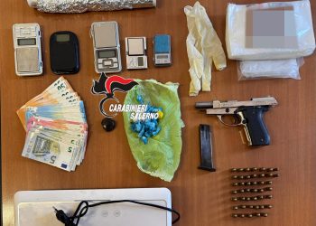 Trovato con crack, cocaina e una pistola senza matricola a Pontecagnano: arrestato 34enne