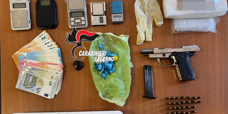Trovato con crack, cocaina e una pistola senza matricola a Pontecagnano: arrestato 34enne