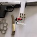 Bellizzi, pistola con matricola abrasa e armi: arrestato 59enne, denunciato il fratello