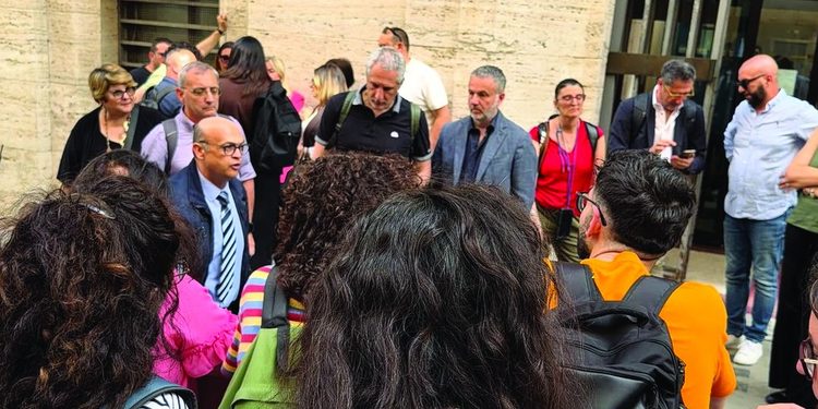 CallMat Matera, avviato l’iter per 350 licenziamenti