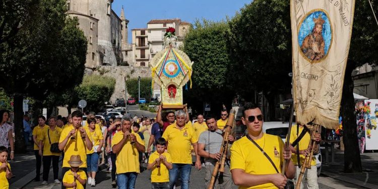 Rinnovata a Caggiano la tradizionale “Uscita della Centa” per la Madonna di Viggiano