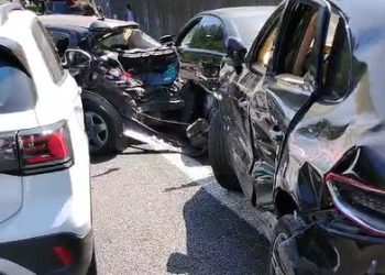 Incidente stradale sul Raccordo Salerno- Avellino: 7 veicoli coinvolti. Diversi i feriti