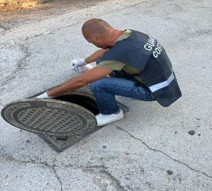 Policastro Bussentino, scarichi illeciti verso il mare: sequestrato l’impianto di un complesso residenziale