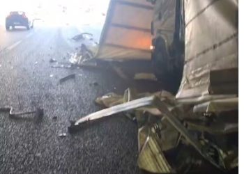 Violento tamponamento tra due tir in galleria sull’A2: paura tra San Mango Piemonte e Pontecagnano